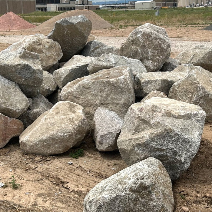 Outlaw Granite Boulders 4' (Average) (Sold per ton)
