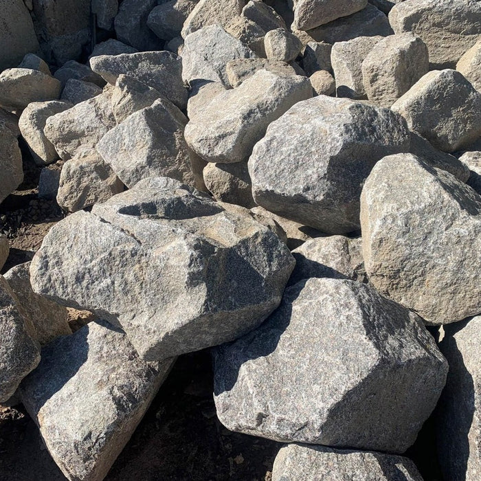 Outlaw Granite Boulders 2'-3' (Average) (Sold per ton)